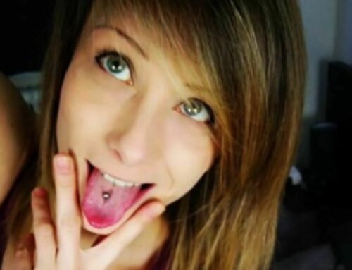 AliceKinkycat – Experimentierfreudiges Rock-Teenygirl sucht Spannung